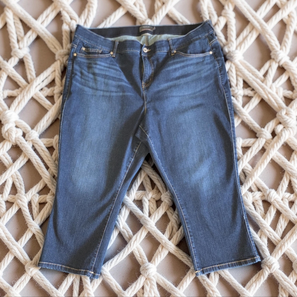 torrid Dark Blue Cropped Stretch Jeans